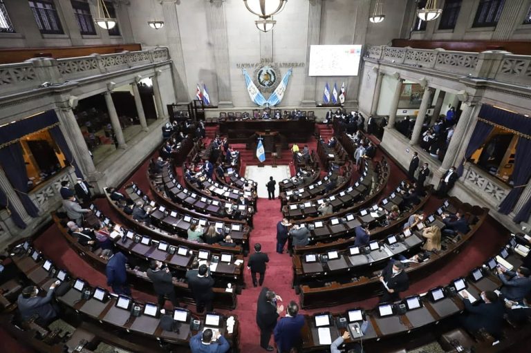 congreso-invitaciones-informe-arevalo-canalantiguatv-canalantigua