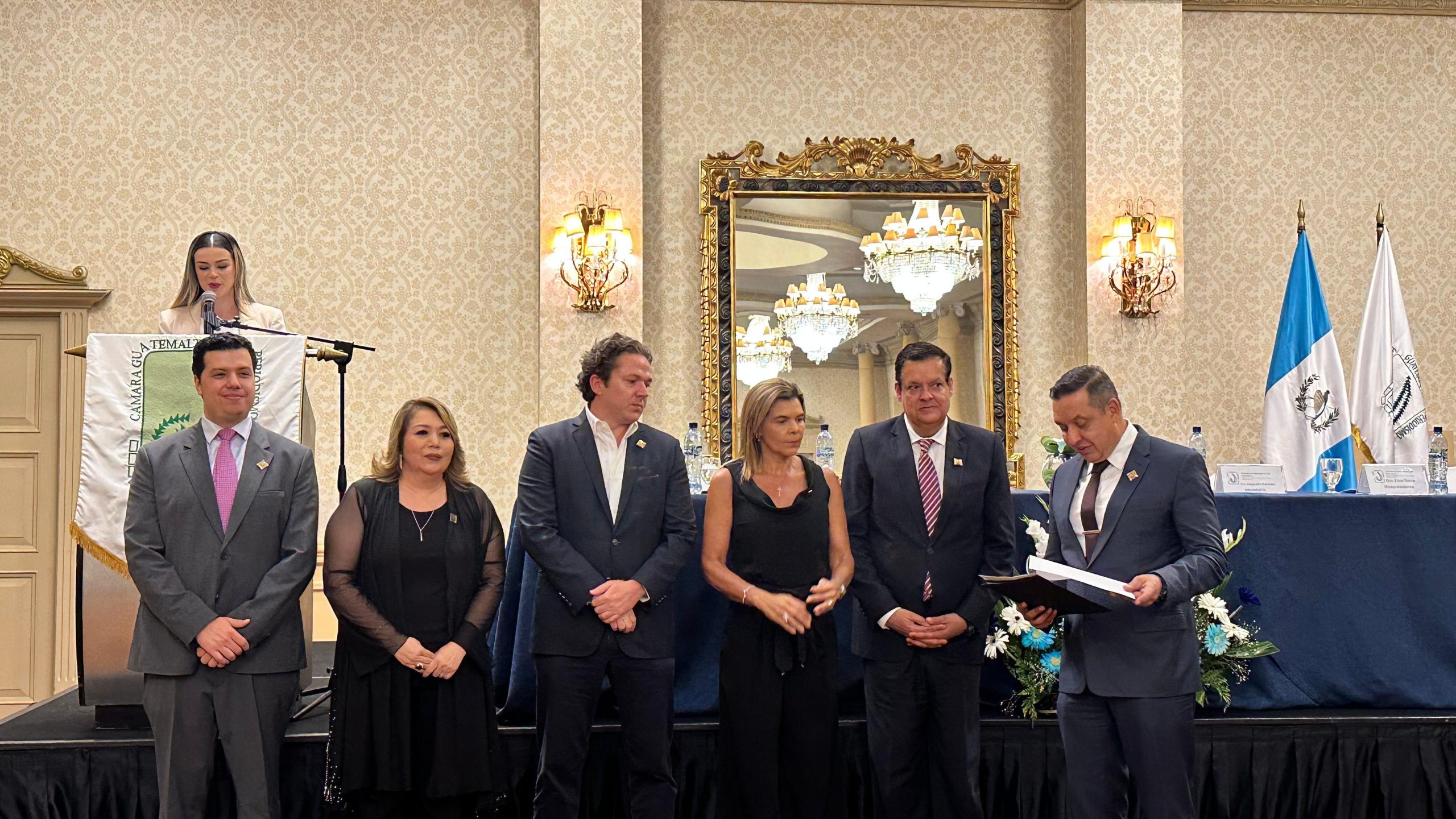 Juramentan a nueva Junta Directiva de la Cámara Guatemalteca de Periodismo