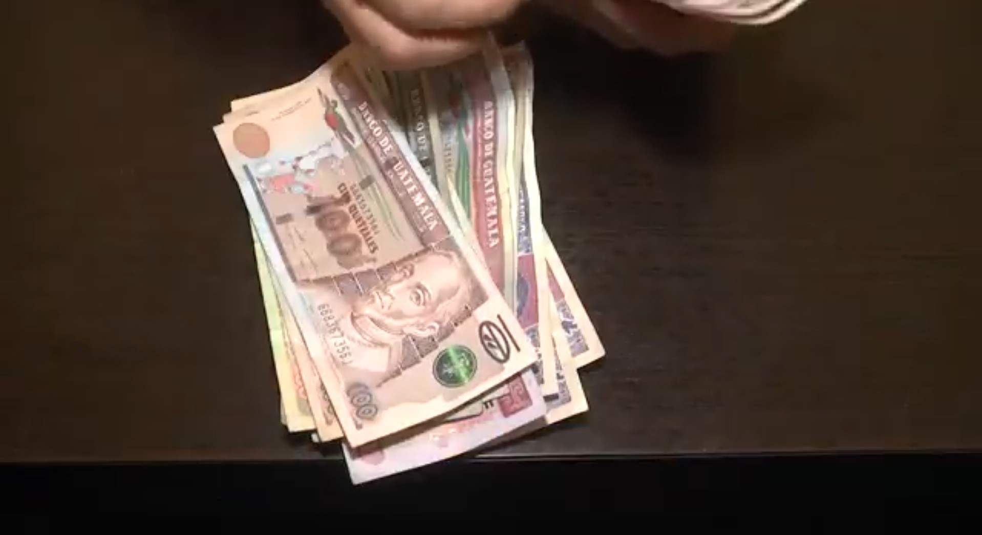 BANGUAT reporta falsificación de billetes en el país