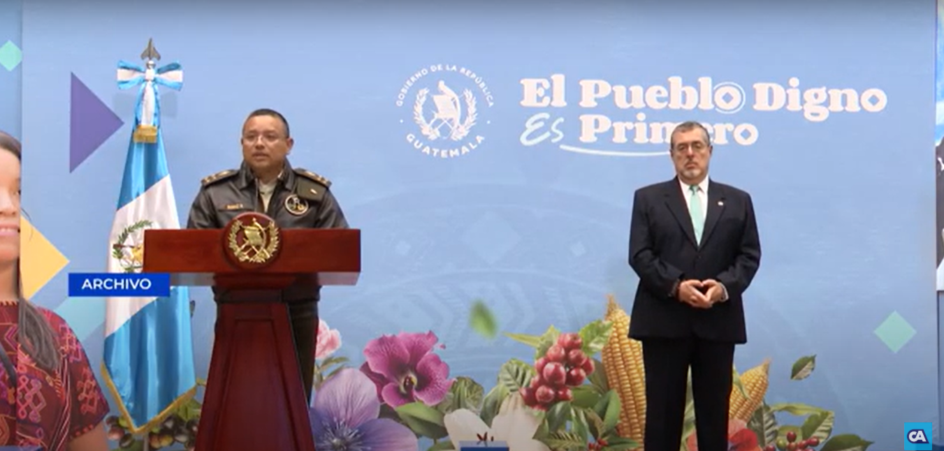 Ratifican a Henry Sáenz como ministro de la Defensa y renuevan cúpula militar