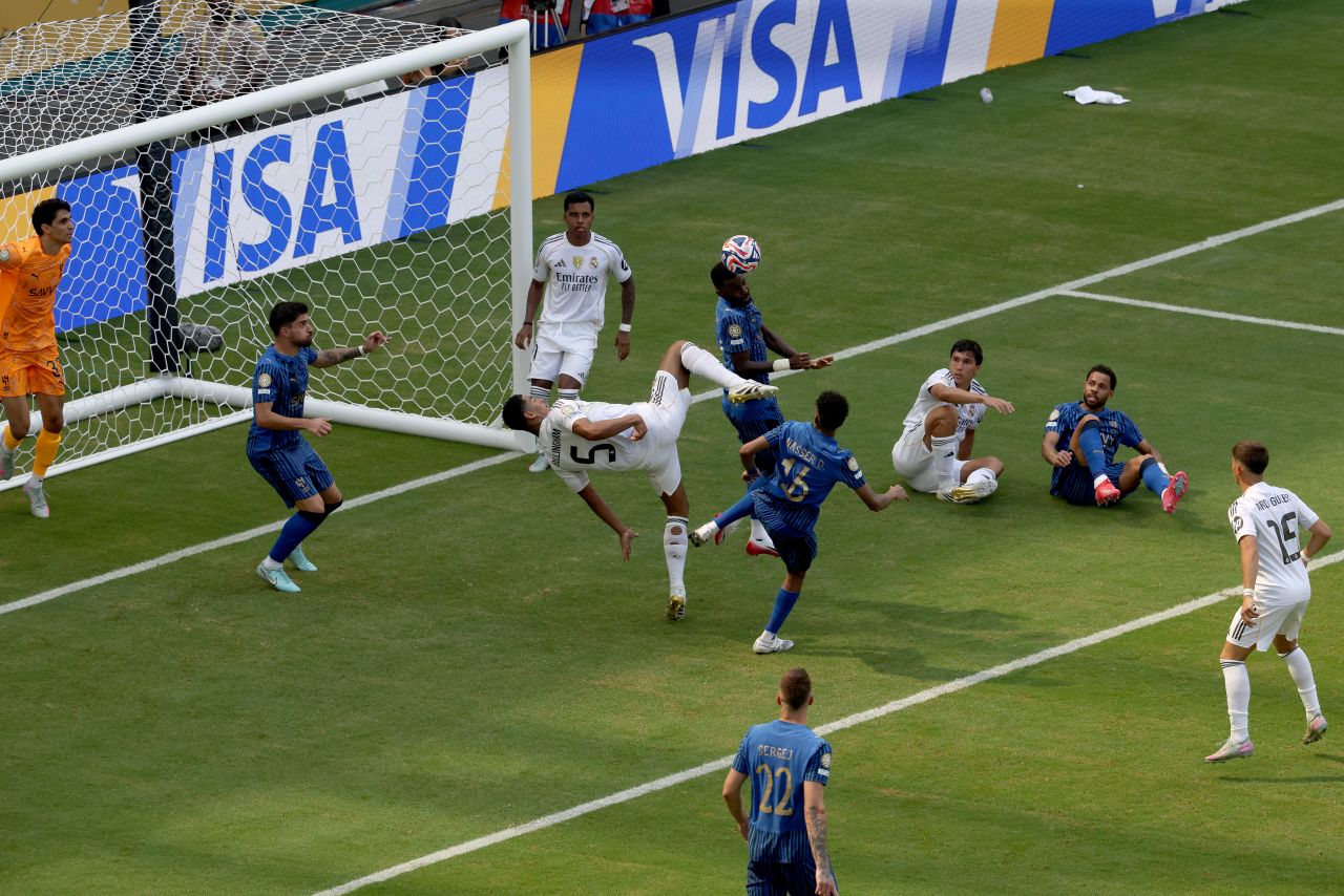 Real Madrid empata a un gol con Al Hilal en su debut en el Mundial de Clubes