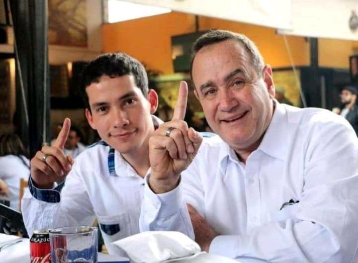 CSJ da trámite a denuncia contra Giammattei y Martínez en caso B-410