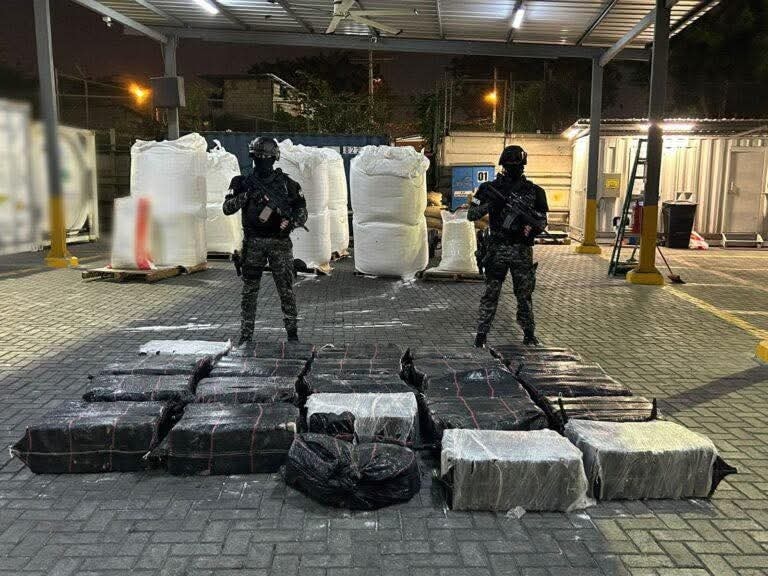 Ecuador: Incautan droga en contenedor proveniente de Guatemala