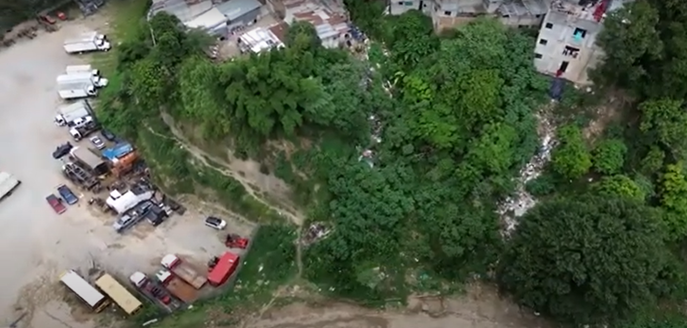 Vecinos de La Chácara en zona 5 denuncian riesgos por excavaciones en ladera
