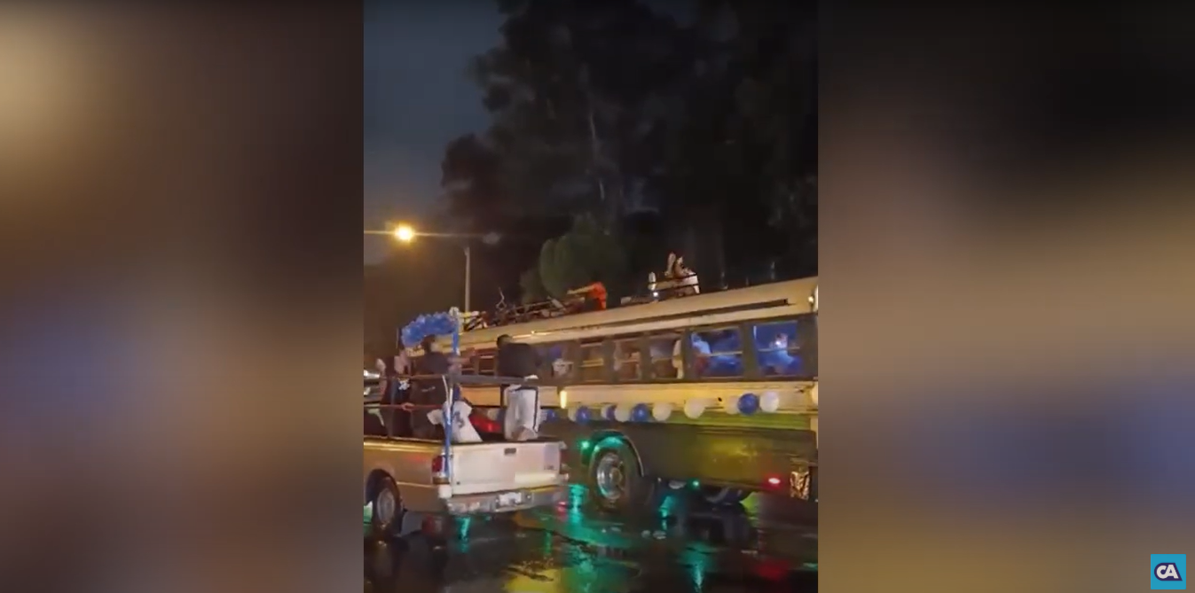 Recorridos con antorchas generan incidentes y caos vial