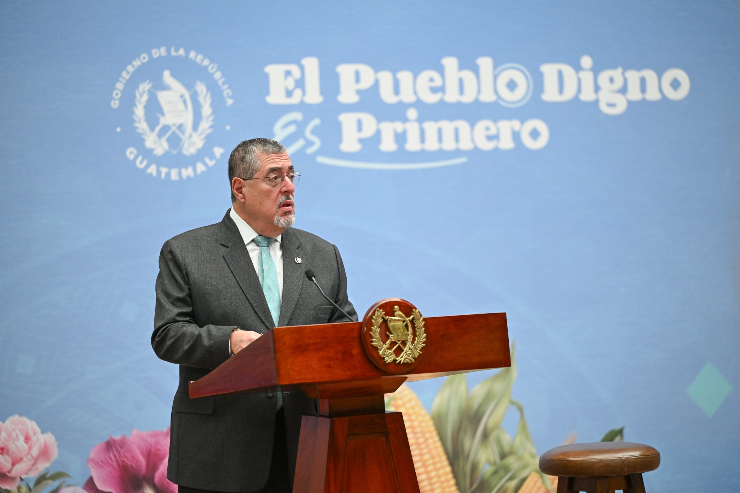 Arévalo por 57 % de opinión desfavorable en encuesta: “Más que preocuparme, yo me ocupo”