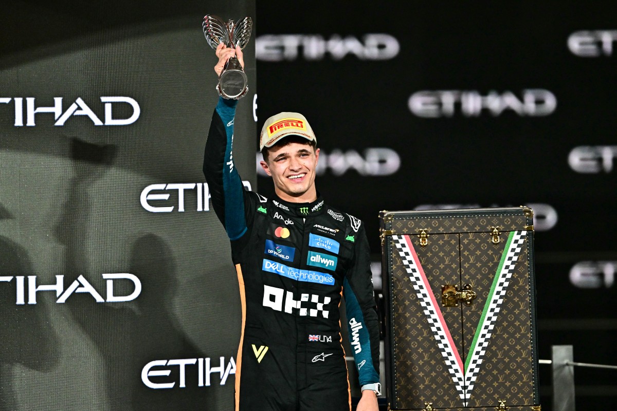 AUTO-PRIX-F1-UAE-PODIUM
