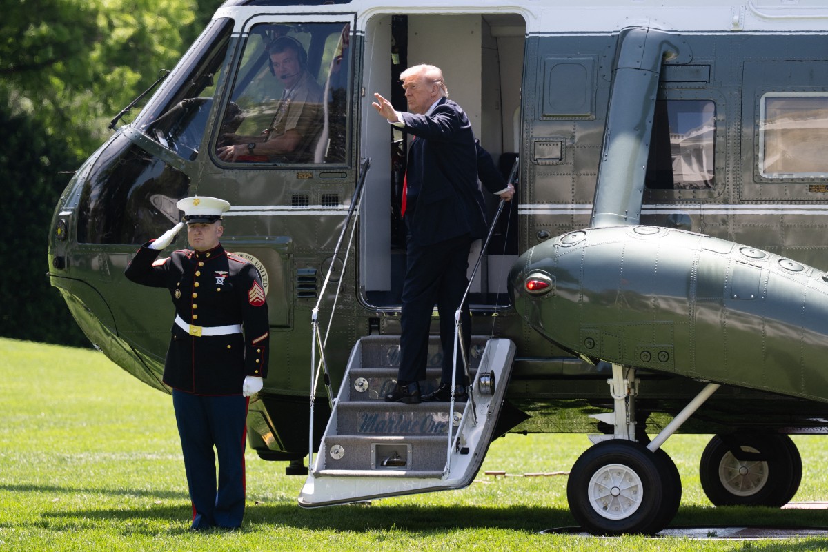 US President Donald Trump leaves Washington en route to Florida.